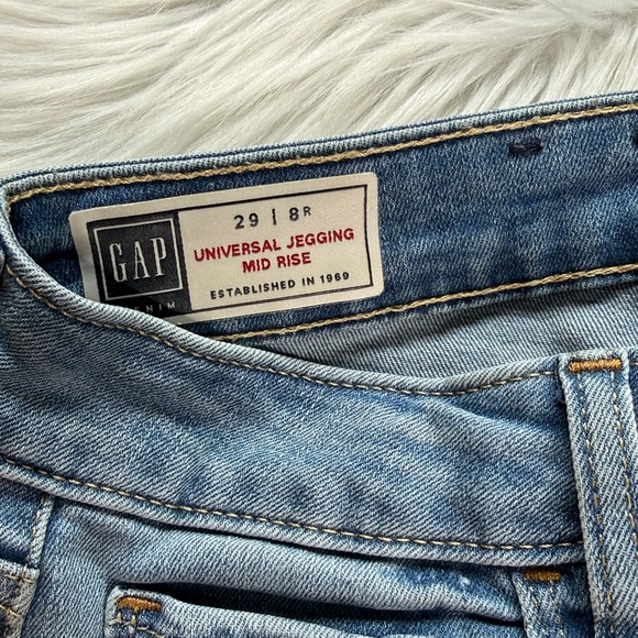 GAP Universal Distressed Mid Rise Jeggings - Picture 3 of 5